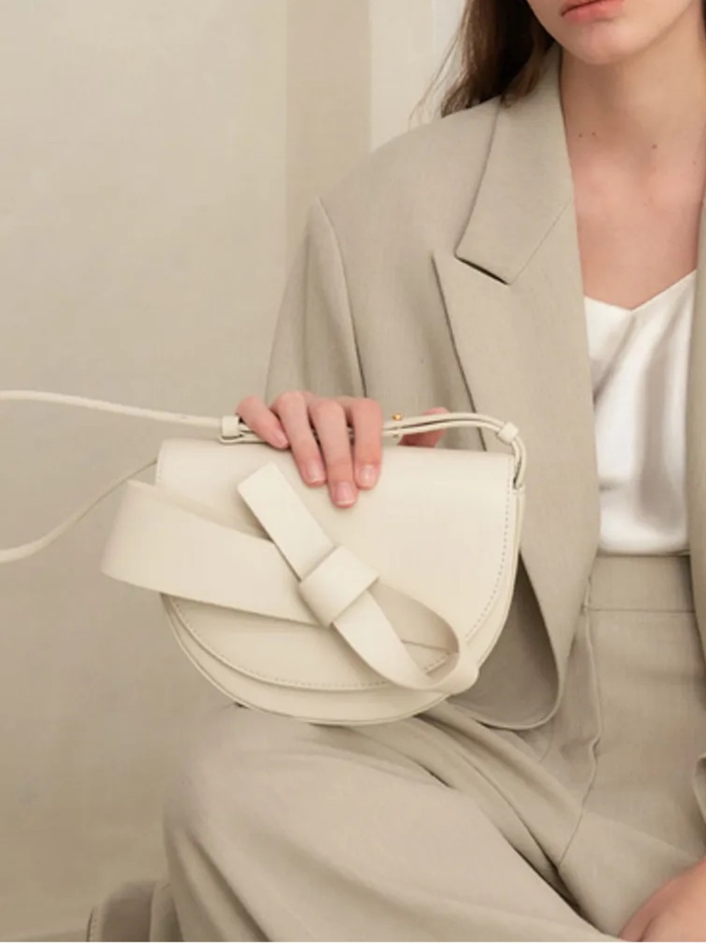 Ostkaka Lycka Lune Saddle Bag